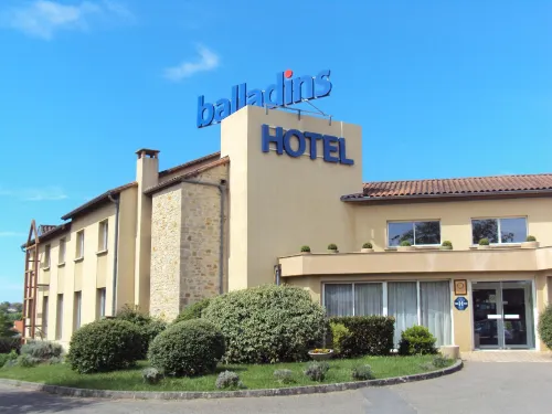 Brit Hotel Confort Villefranche-De-Rouergue - Swimmingpools