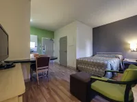 Studio 6 Toronto - Mississauga with Kitchenettes Hotels near Hurontario