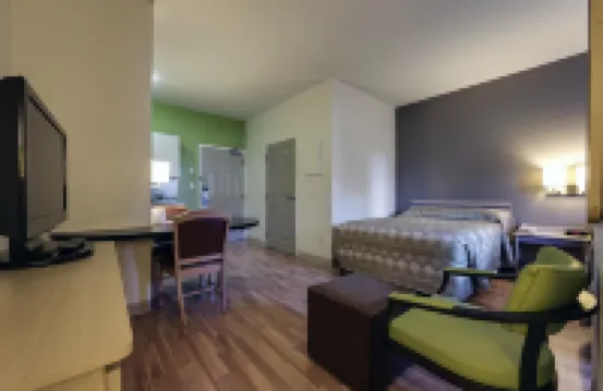Studio 6 Toronto - Mississauga with Kitchenettes