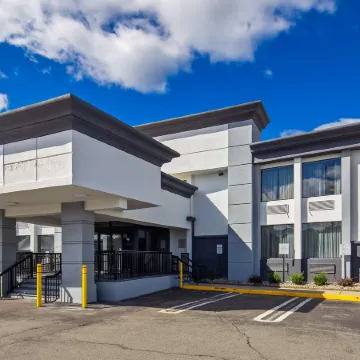 Best Western Paramus Hotel  Suites