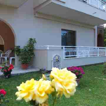 Toula's Apartments Hotel Exterior