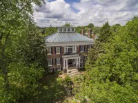 Bourbon Manor Bed & Breakfast Inn Hotels near Bardstown Art Gallery