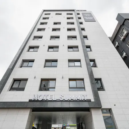 Hotel Summit
