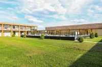 Springwood Hotel Hotels in Opelika
