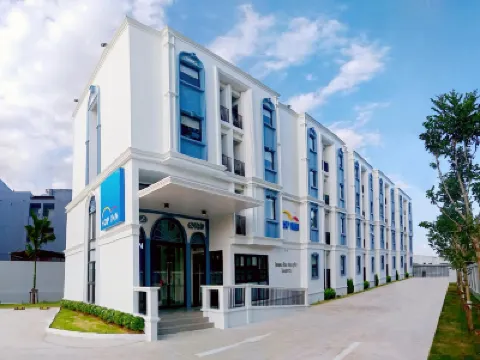 Hop Inn Phuket Old Town Hotels near Rang Hill