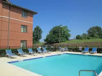 Hawthorn Extended Stay by Wyndham Bedford - Dallas - Pools