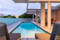 Onomo Hotel Durban - С бассейном