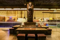 Sterlings Mac Hotel - 5-Star