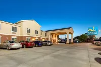 Quality Inn & Suites Clayton, NM Hotels near Vingo Vineyards Winery / Yoder Cellars