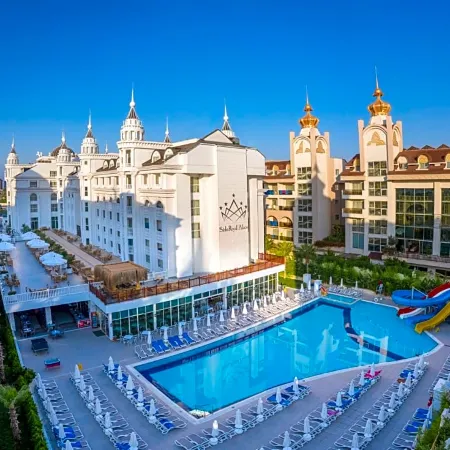 Side Royal Palace