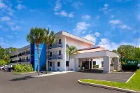 Quality Inn Atlantic Beach-Mayo Clinic Jax Area فنادق في Atlantic Beach