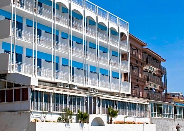 Hotel Tolo
