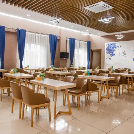 Starway Hotel (Qiqihar Railway Station)