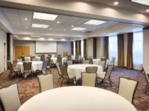 ハンプトン  イン & スイーツ オレム オレムのホテル