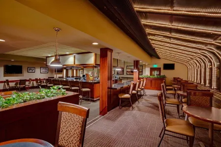 Holiday Inn Bangor Отели рядом с достопримечательностью «John Bapst Memorial High School»