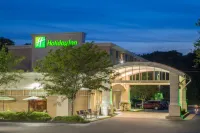 Holiday Inn SOUTH KINGSTOWN (NEWPORT AREA) by IHG - parking
