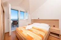 Villa Tucepi Apartments