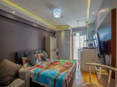 RedLiving Apartemen Cinere Resort - Gold Room Hotel dekat Alun-Alun Sukamaju