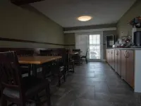 Best Budget Inn & Suites Kamloops - breakfast