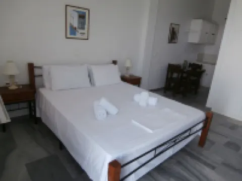 Kionia Galini Bangalows