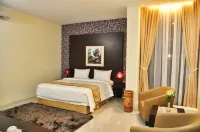 Regina Hotel Pemalang Hotels in Taman