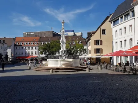 Nauwieser Apartments Отели рядом с достопримечательностью «Университет Саара»