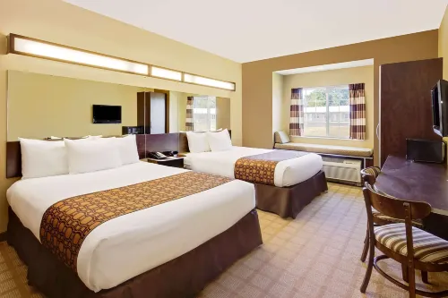 Microtel Inn & Suites by Wyndham Prairie du Chien - 2-Star