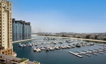 Maison Privee - Modern and Airy 2Br in Palm Jumeirah