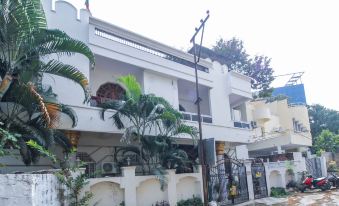 OYO Flagship R-Residency Near Birla Mandir