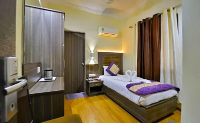 Hotel Samrat Hotels near Masjid FIAZAN E JAMAL E MUSTAFA