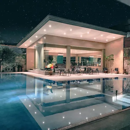 Avenue Suites Hotel