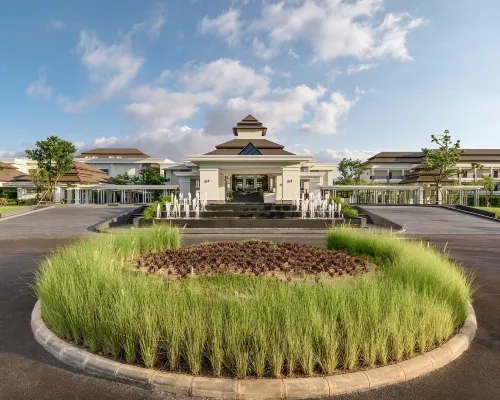 Chainarai Riverside Hotels near Wat Huay Pla Kang