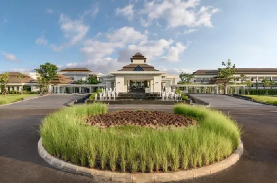 Chainarai Riverside Hoteles cerca de Oub Kham Museum