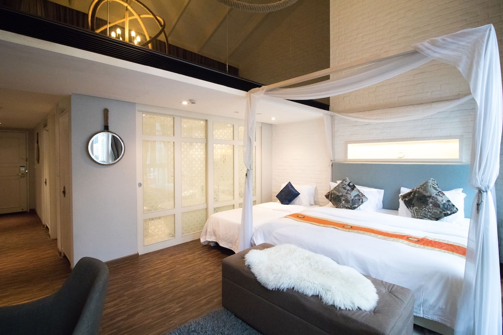 Hotel NuVe Heritage Over view