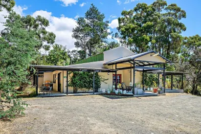 オイスター コーブ シャレー