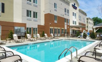 Candlewood Suites Grove City - Outlet Center