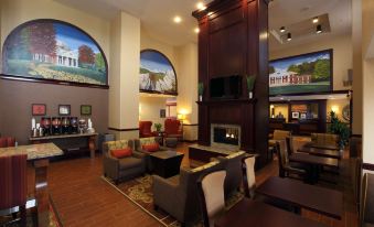 Hampton Inn & Suites Charlottesville-at the University