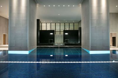 屋内プール アンダーズ東京 虎ノ門ヒルズ - ア コンセプト バイ ハイアットの写真
