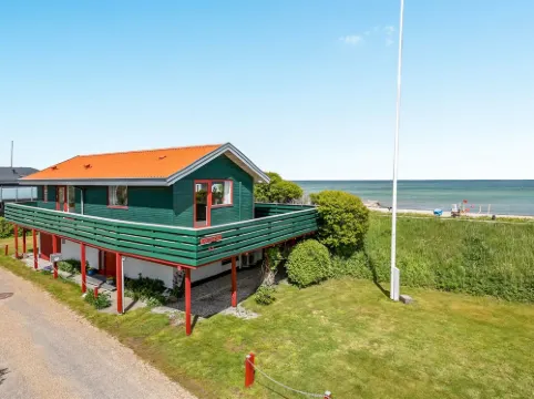 "Eldar" - 5m from the Sea