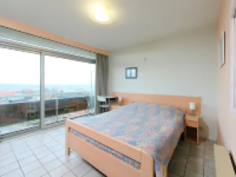 Astrid 703 with Parking