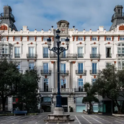 Hotel Soho Boutique Palacio de Pombo Hoteles cerca de Paseo Marítimo de Santander