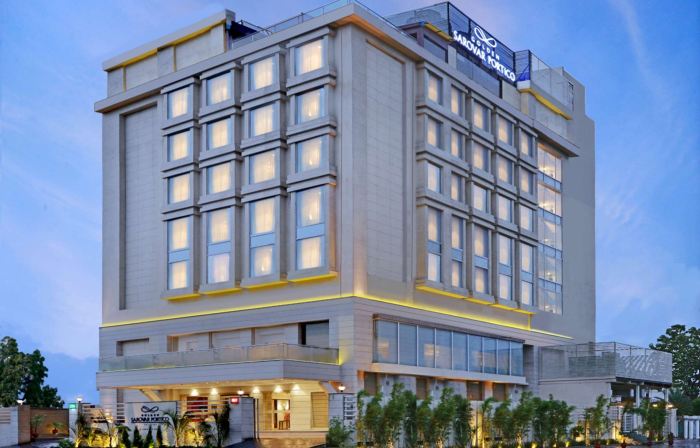 Golden Sarovar Portico