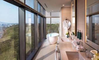 DoubleTree by Hilton Seoul Pangyo