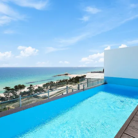 Gangneung Lamiacasa Pool Villa Отели рядом с достопримечательностью «Фантазийный музей чашек»