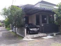 Wien Homestay 2 Cirebon - F9 Family Homestay Hotels in Talun
