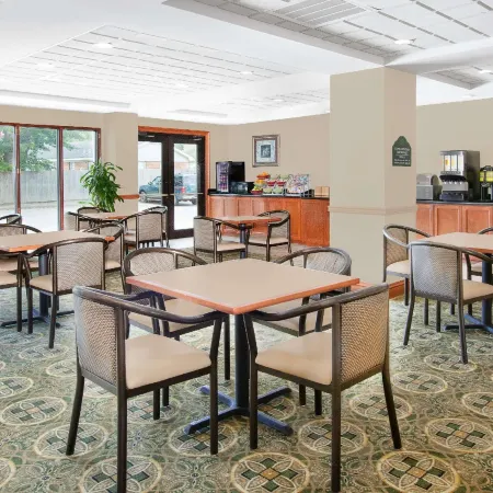 Wingate by Wyndham Lafayette Airport
