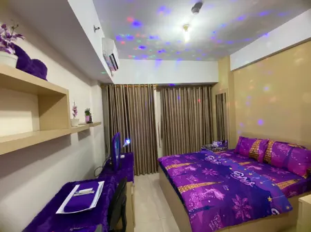 Elevare Living Room Apartemen Margonda Residence Отели рядом с достопримечательностью «University of Indonesia»