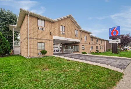 Motel 6 Windsor, on