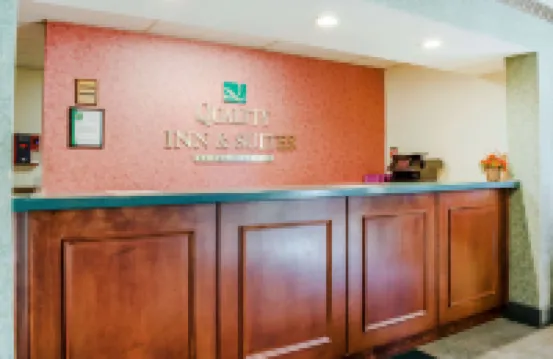 品質套房酒店 米夫林縣酒店