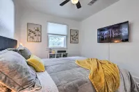 1 Mi to Gulf Coast! Couples Retreat in Long Beach - Wi-Fi